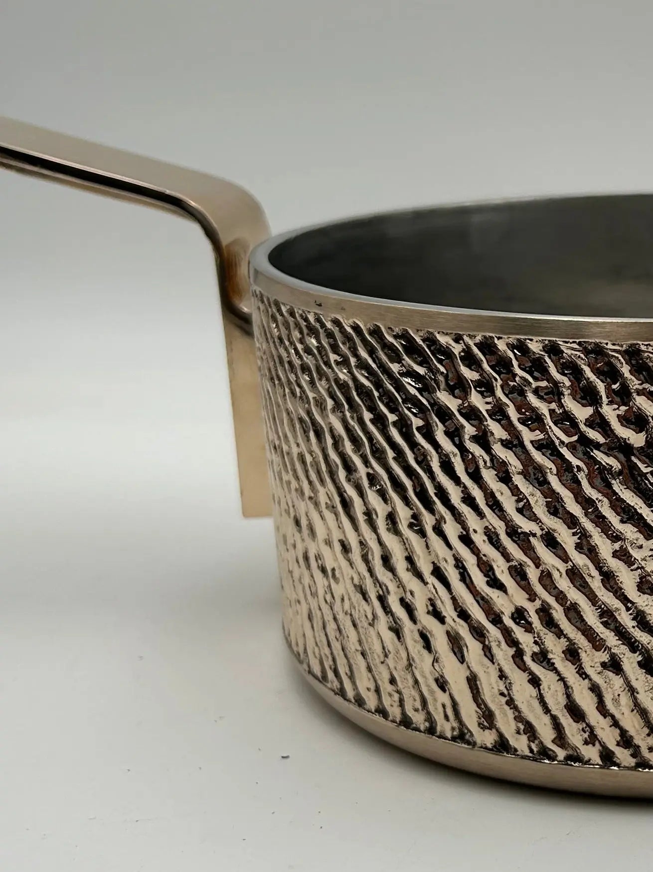 Cast bronze saucepan