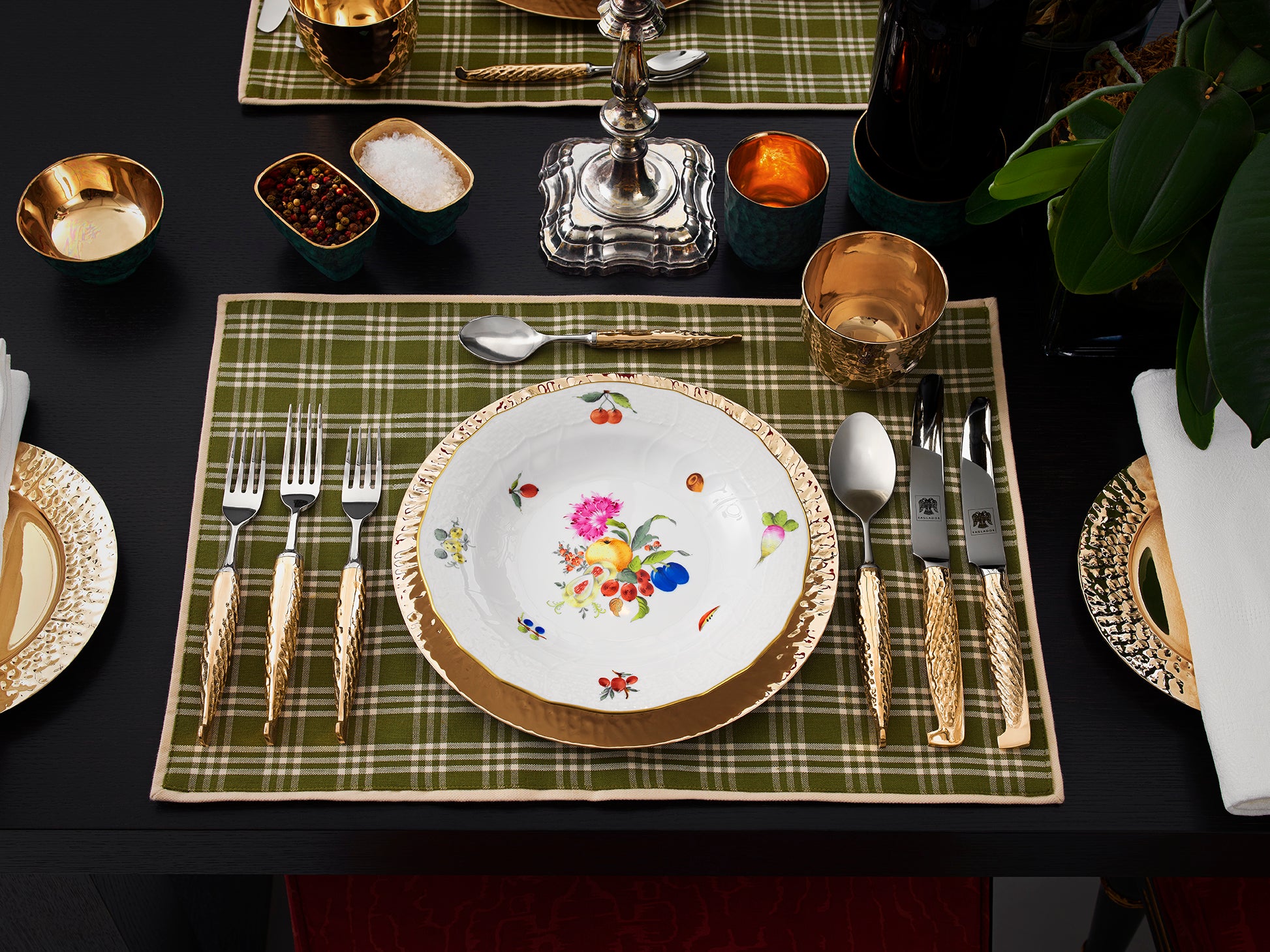 TABLE SETTINGS