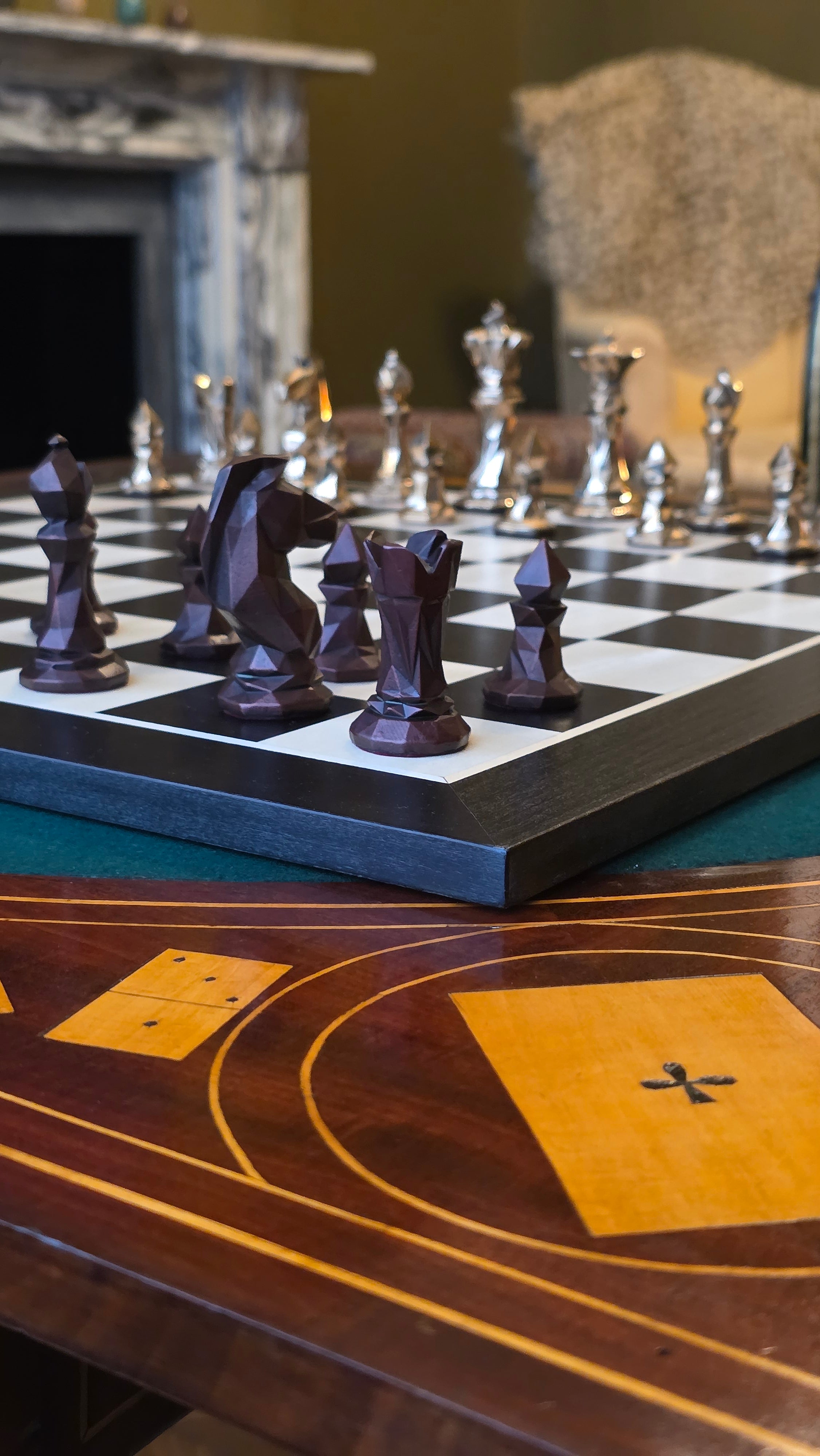 Cast Bronze Multifaceted Chess Set 32 Pieces and Board | Eaglador