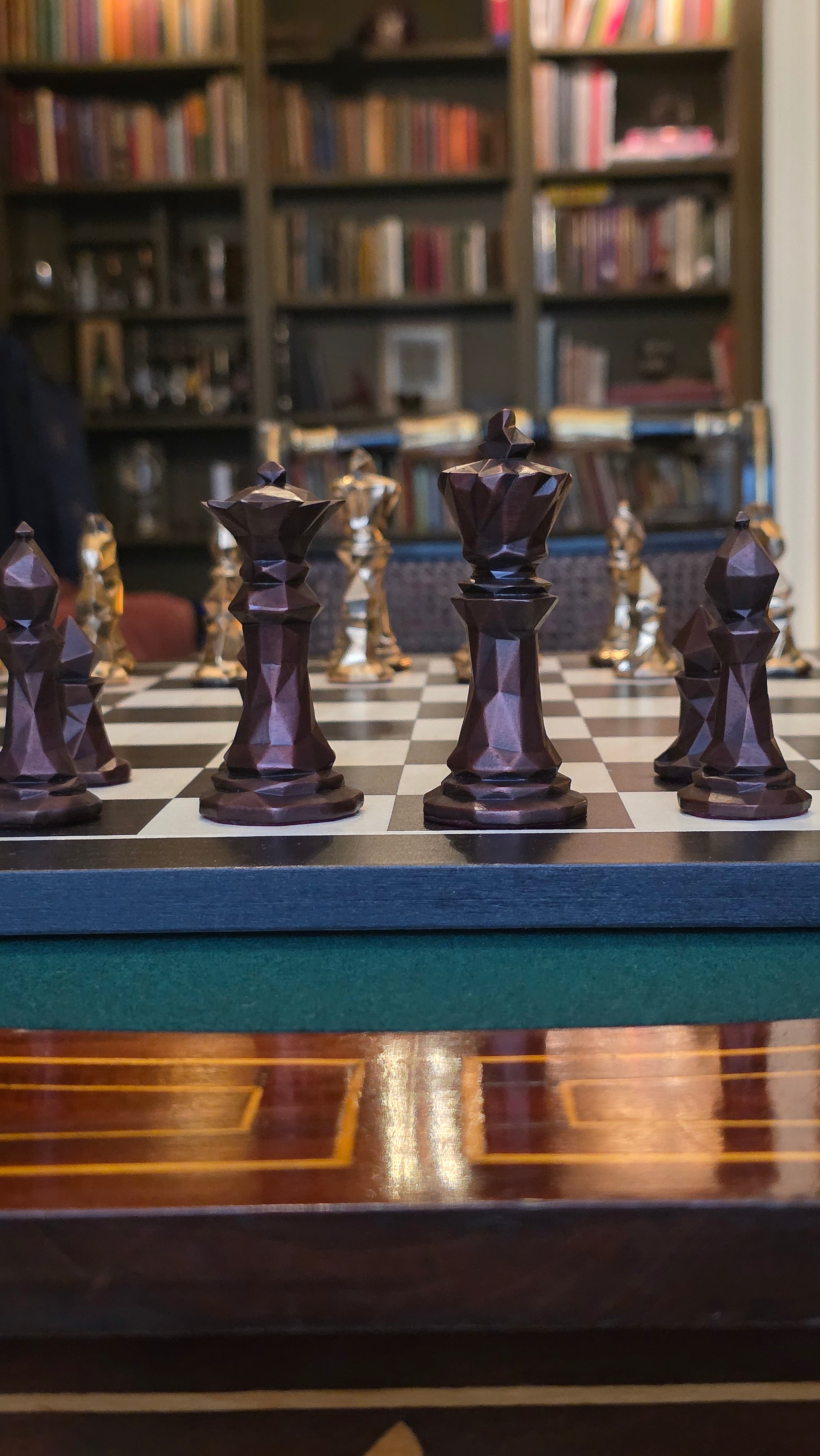 Cast Bronze Multifaceted Chess Set 32 Pieces and Board | Eaglador