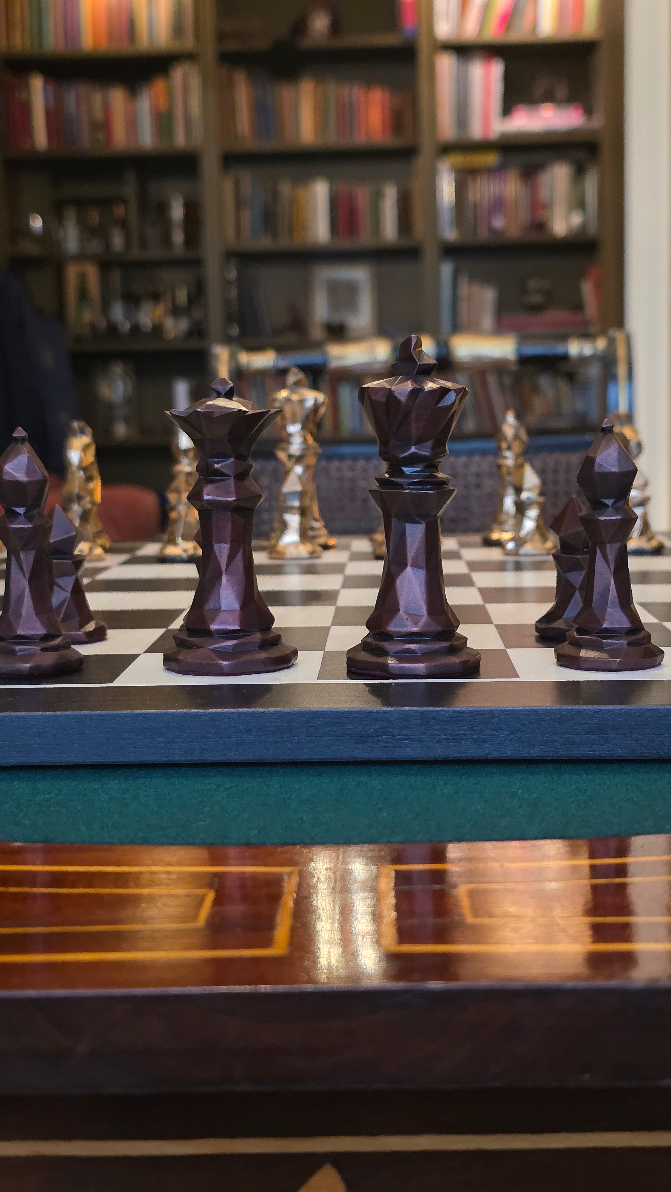 Cast Bronze Multifaceted Chess Set 32 Pieces and Board | Eaglador